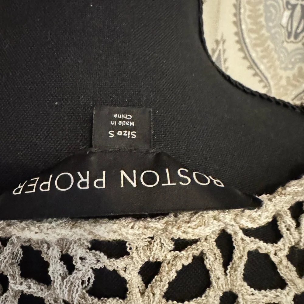 Boston Proper Asymmetric Beige Crochet Lace Top Size Small - Picture 5 of 5